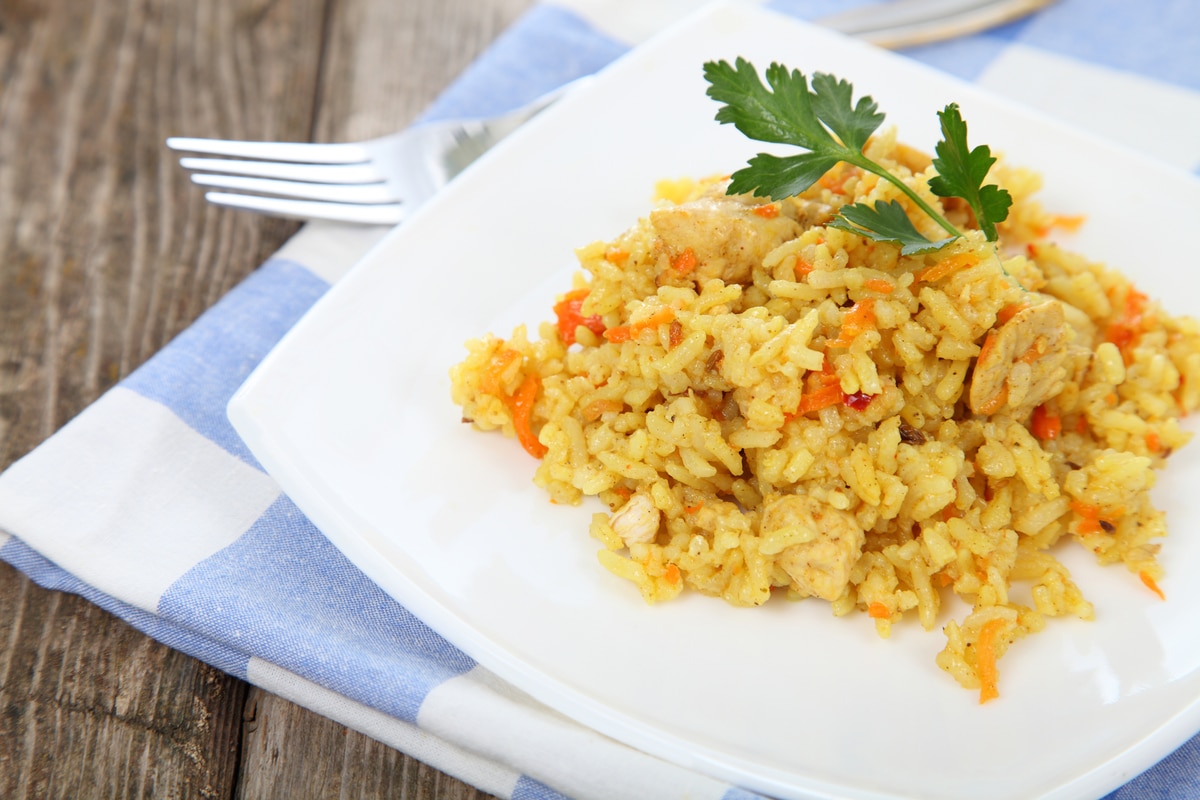 Plov mit Hähnchenfleisch