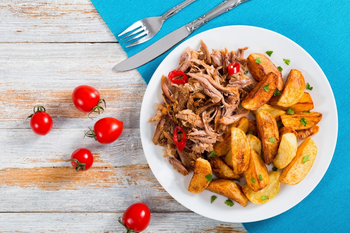 Pulled Pork mit Knoblauch und Zitrusfrüchten