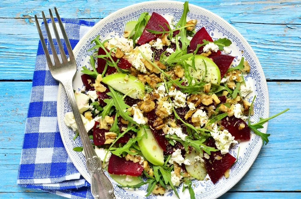 Rote Beete Carpaccio mit Ziegenkäse und Apfel