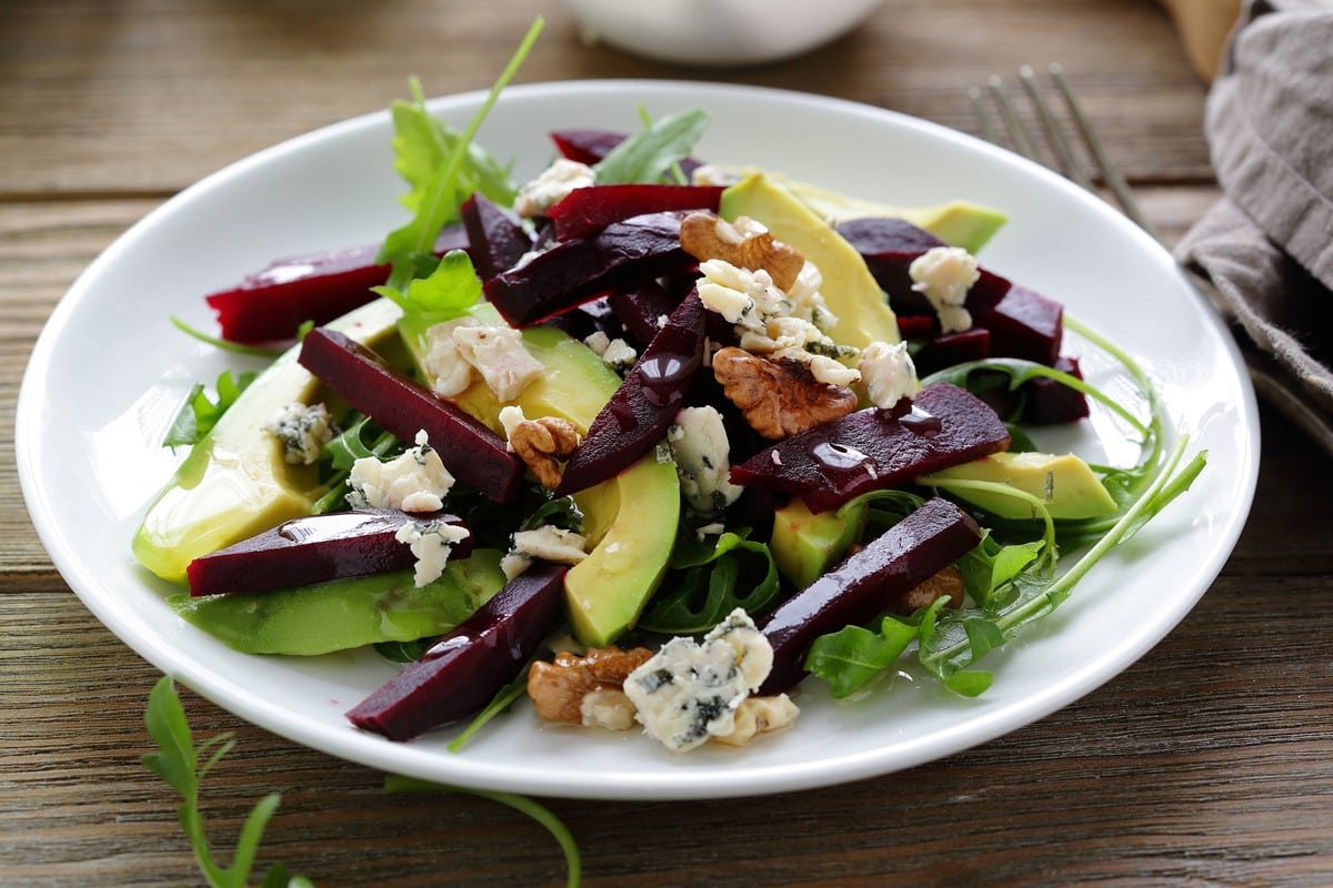 Rote Beete Salat mit Avocado