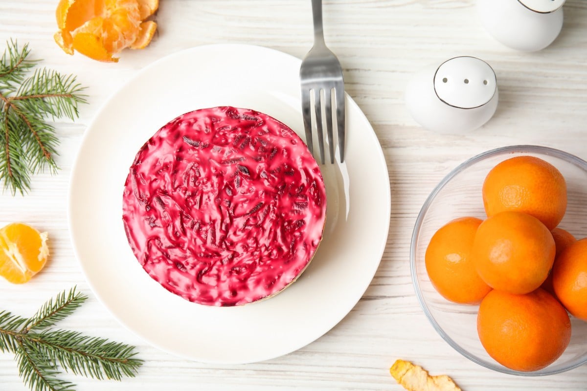 Rote Beete Salat mit Krabbenstäbchen