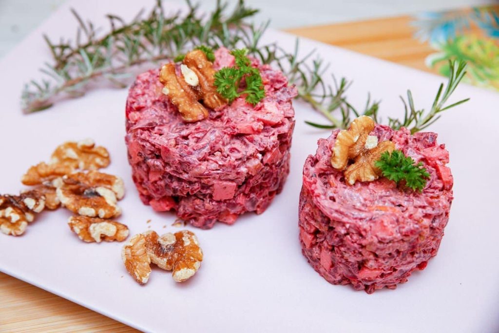 Rote Beete Salat mit Walnüssen