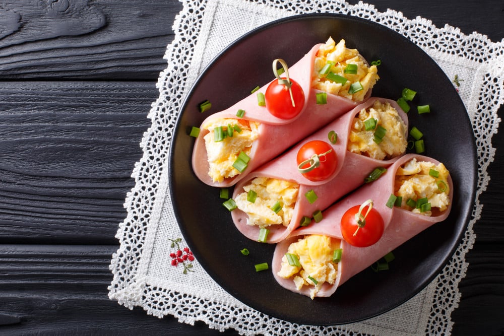 Rührei mit Schinken als Frühstücksidee ohne Brot