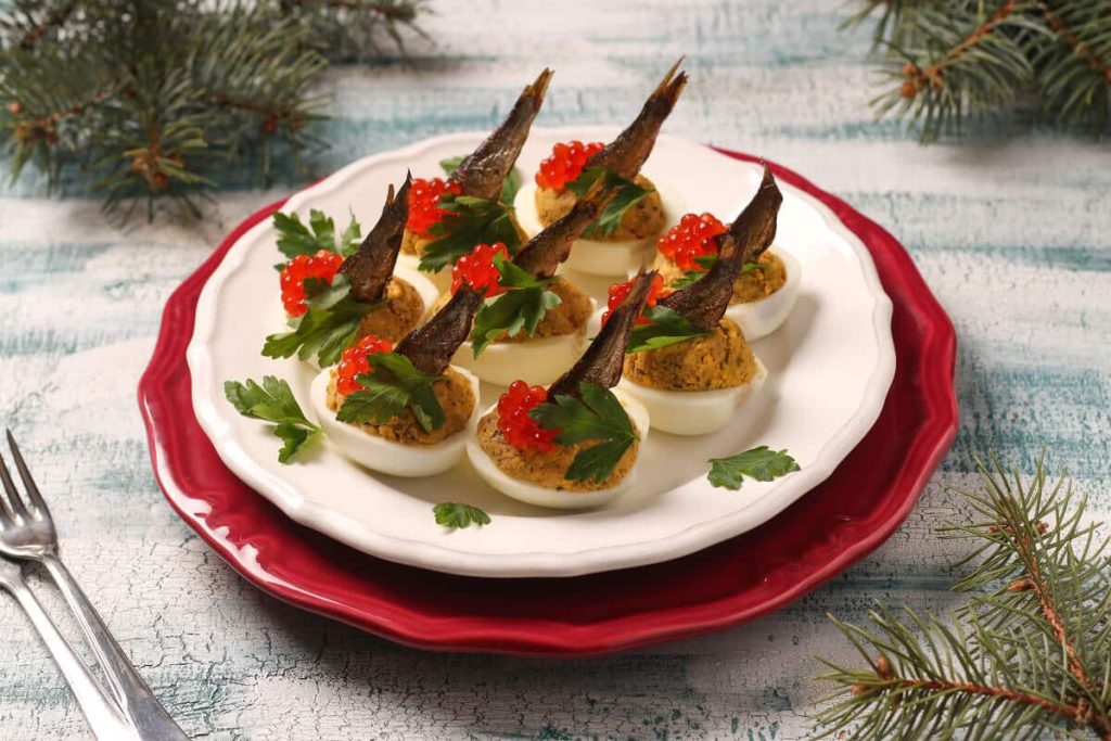 Russische Eier mit Sprotten