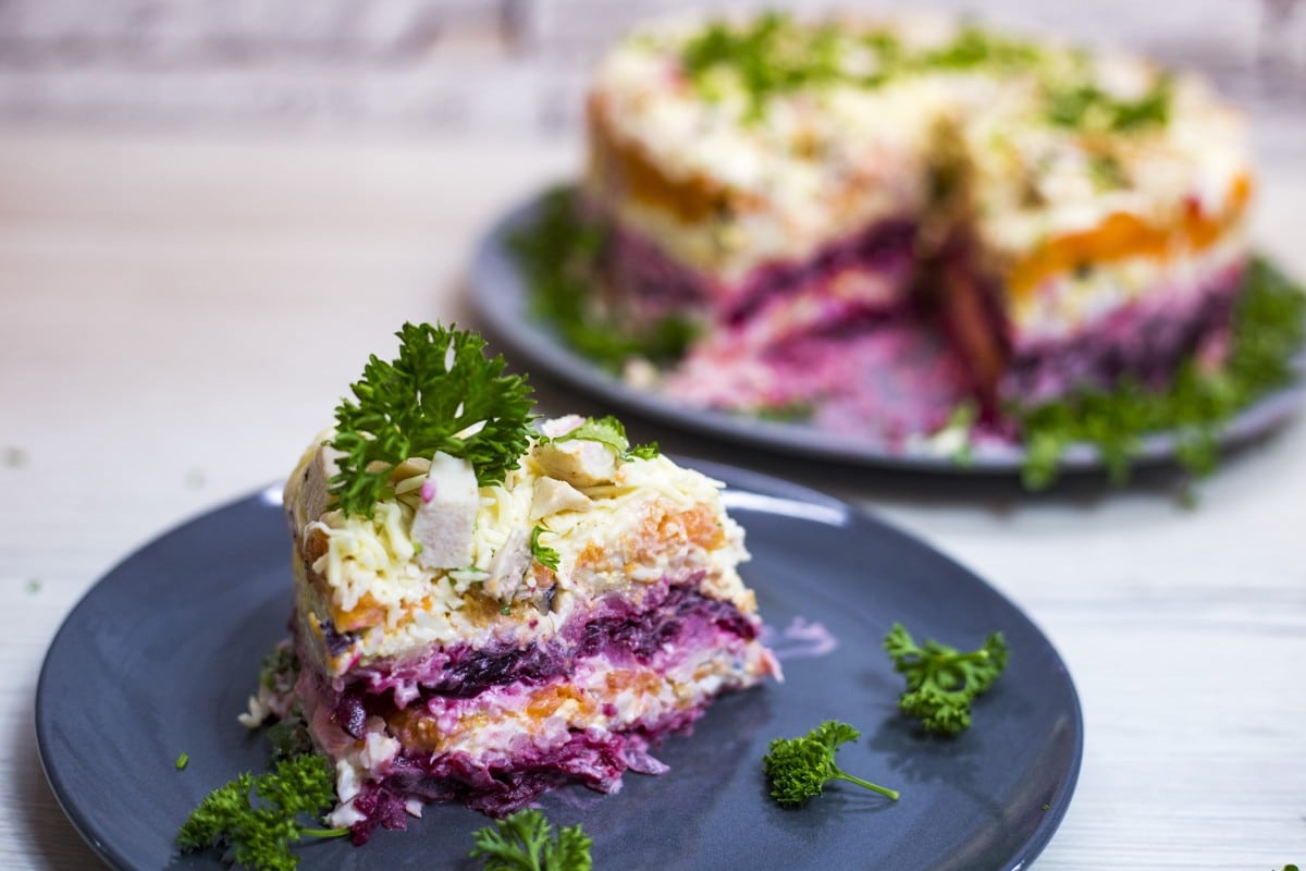 Russischer Schichtsalat mit Kartoffeln