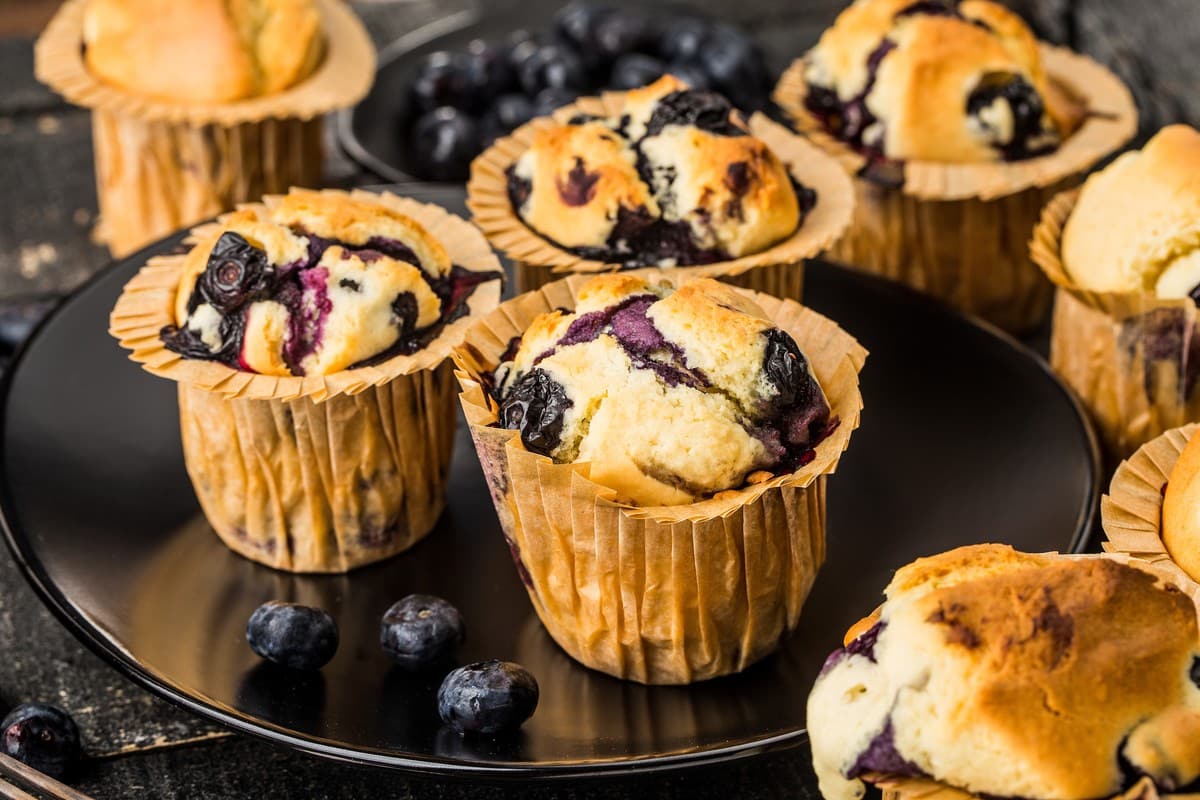 Saftige Blaubeermuffins mit Vanille und Saurer Sahne