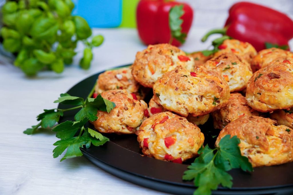 Saftige Pizzabrötchen mit Paprika