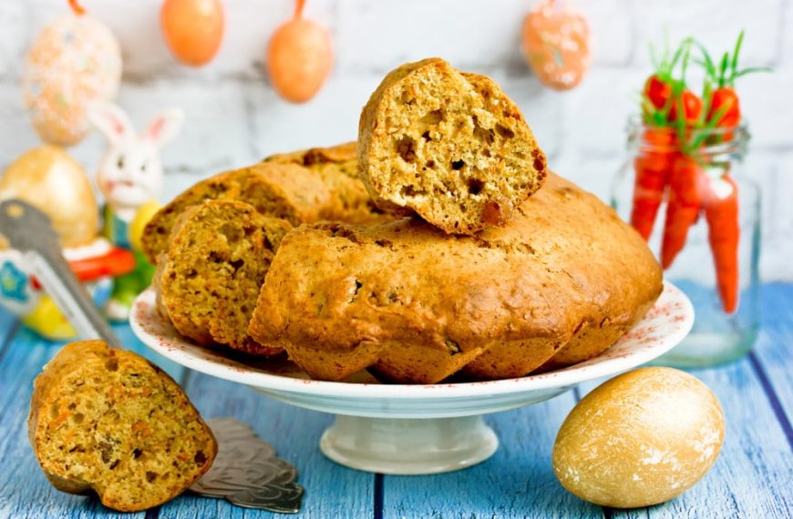 Saftiger Karottenkuchen mit Ingwer und Rosinen