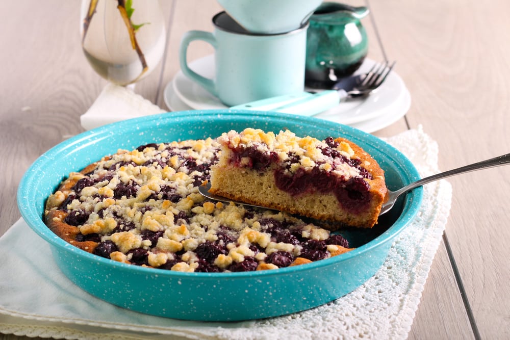 Saftiger Kirschkuchen mit knusprigen Streuseln