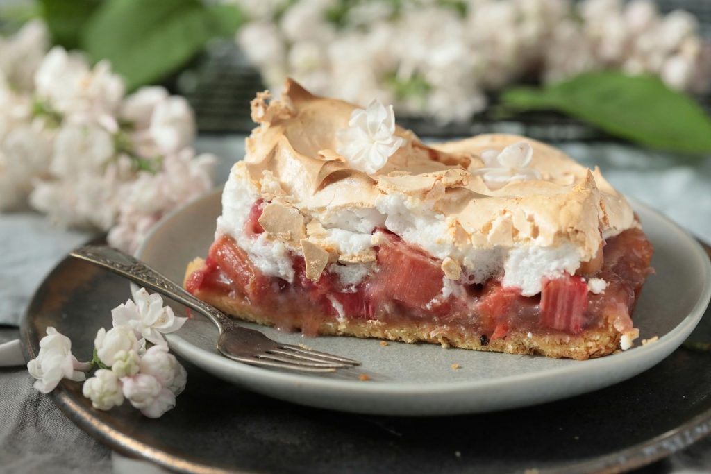 Saftiger Rhabarberkuchen mit Baiser – Rhabarber Rezepte