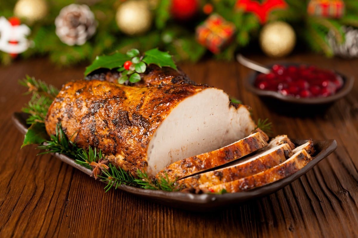 Saftiger Schweinebraten in Honigsoße gebacken