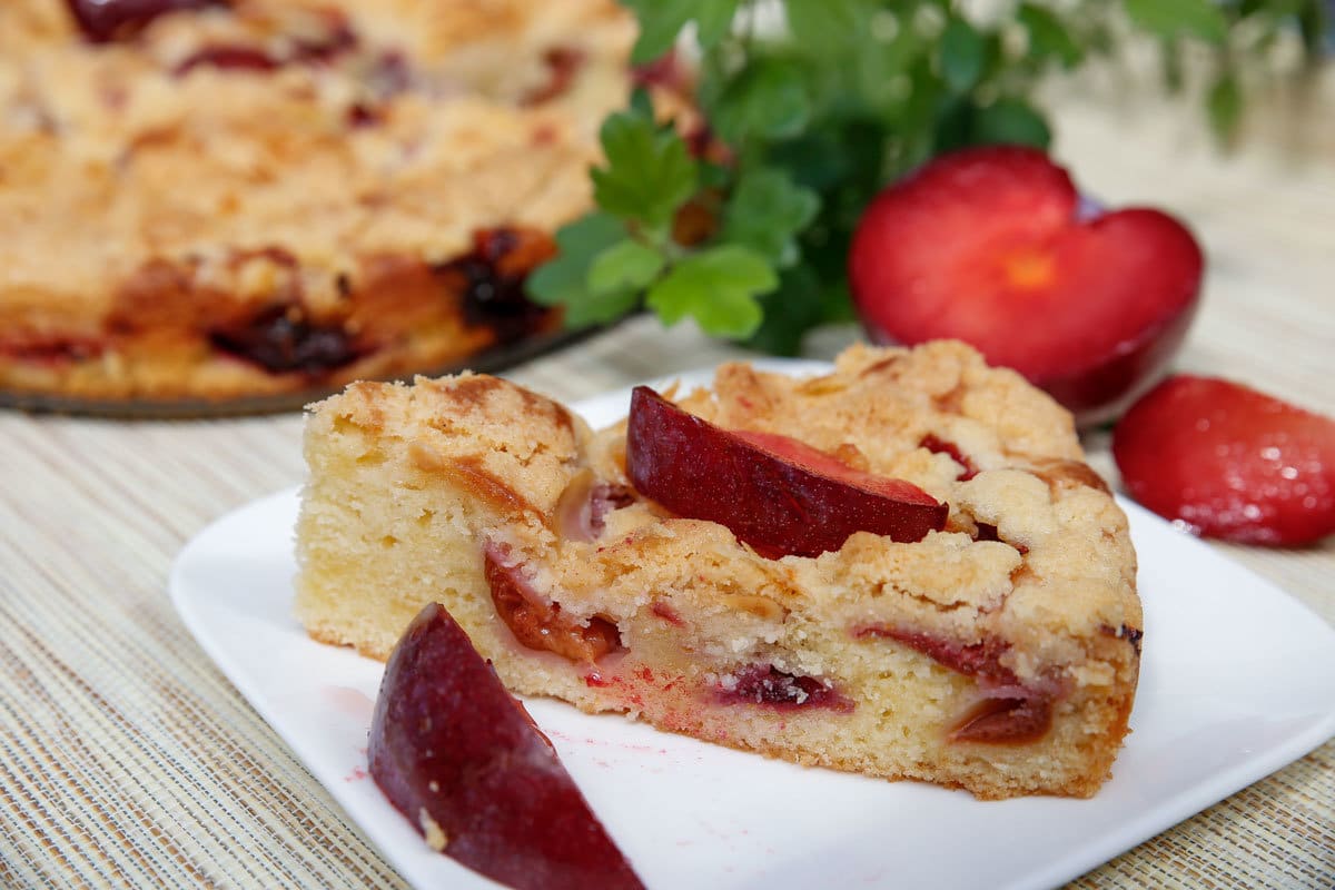 Saftiger Streuselkuchen mit Pflaumen