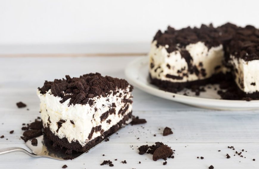 Sahnetorte mit Schokokeksen ohne Backen
