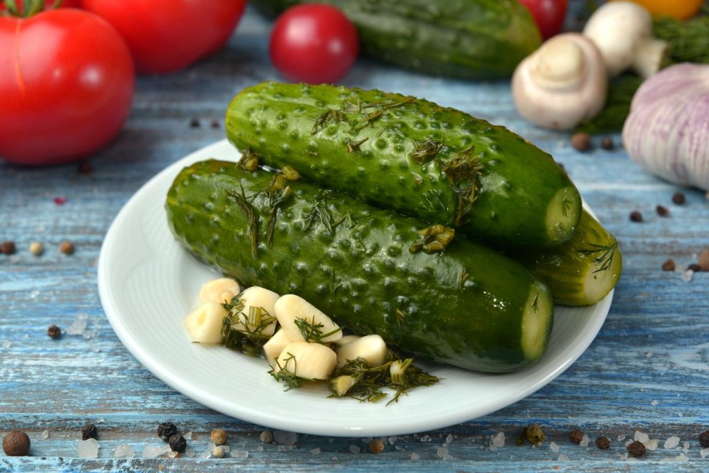 Salzgurken selber machen - Leicht gesalzene Dill Gurken