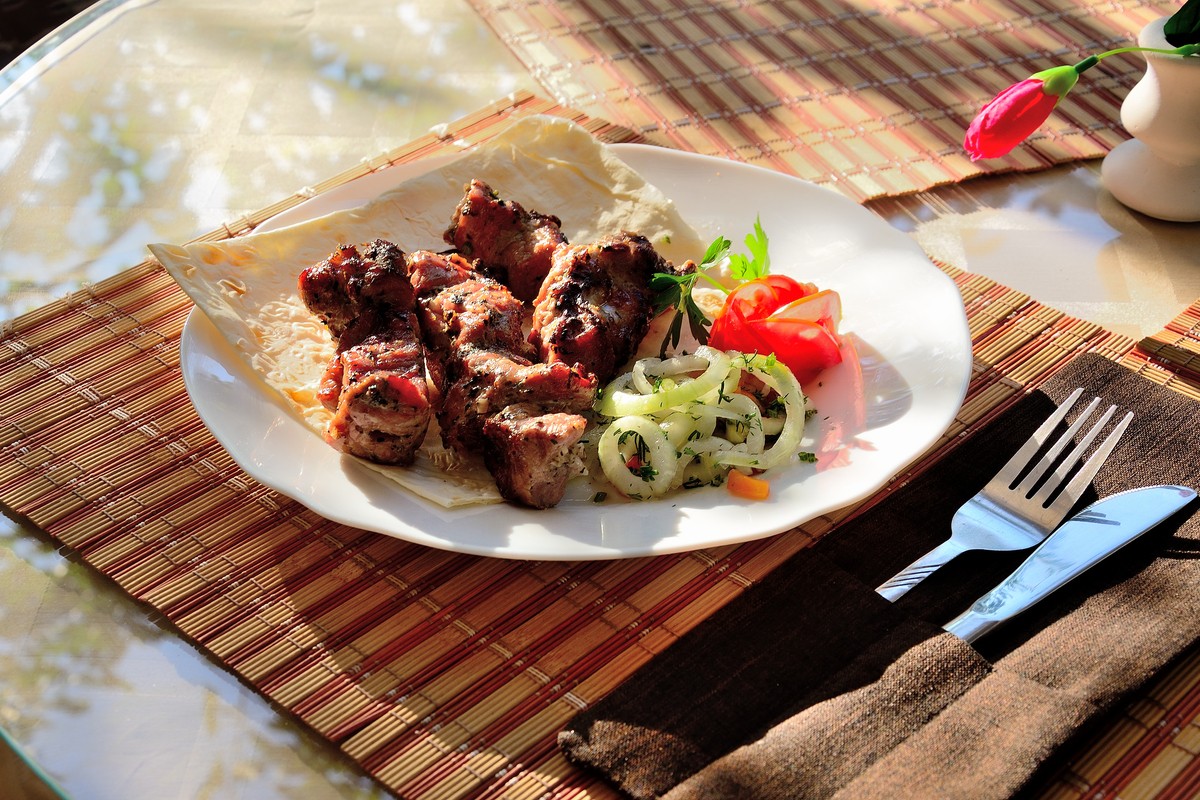 Schaschlik Marinade mit Granatapfel und Zwiebeln