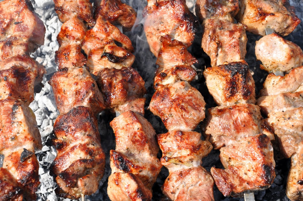 Schaschlik aus Lammfleisch mit Gewürzen