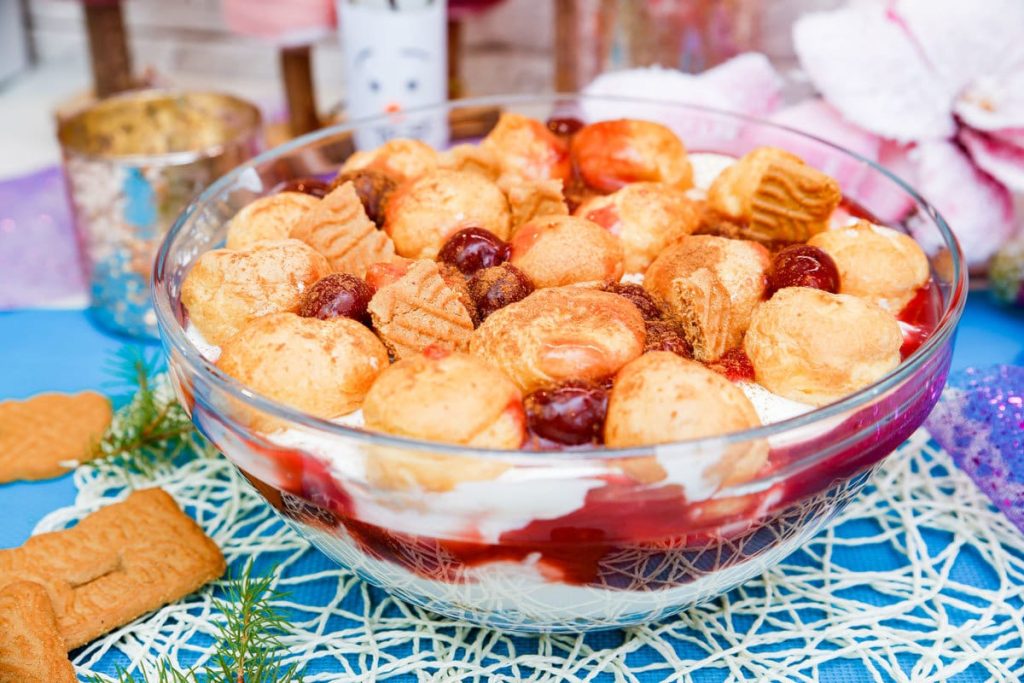 Schichtdessert mit Kirschgrütze