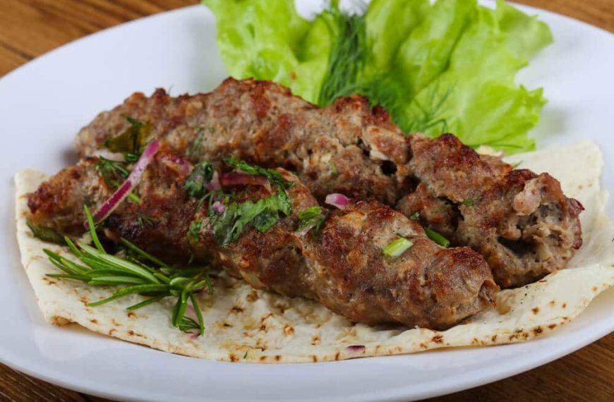 Schnelle Schaschlik Lammspieße in der Zwiebelmarinade