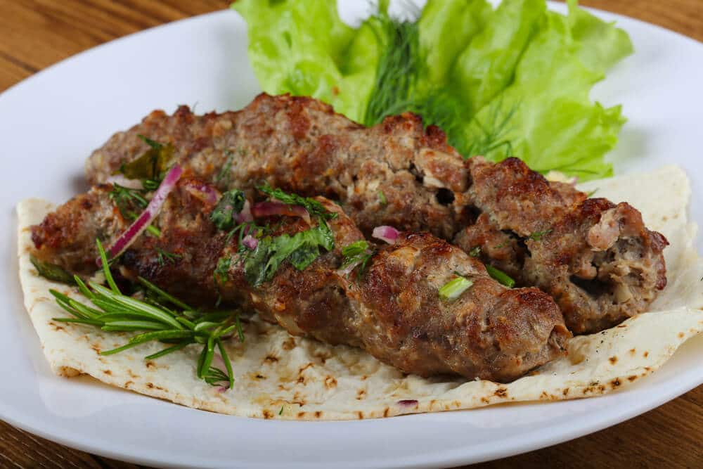 Schnelle Schaschlik Lammspieße in der Zwiebelmarinade