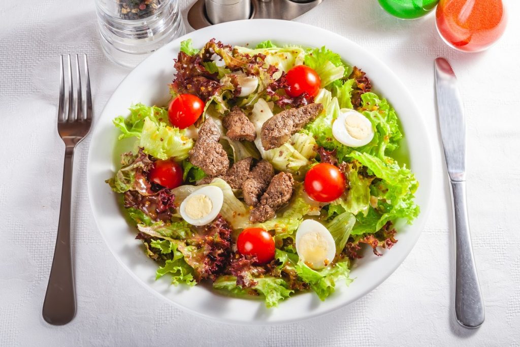 Schneller Blattsalat mit Leber
