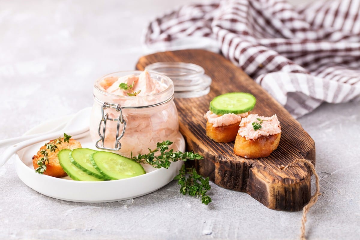 Schneller Brot Snack mit Thunfisch und Käse