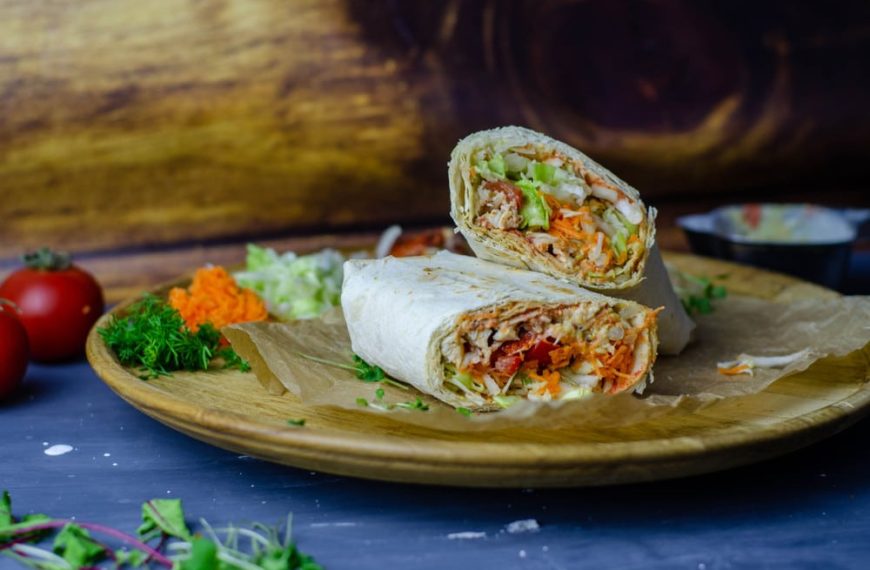 Schneller Dürüm Döner mit Hähnchen und Gemüse