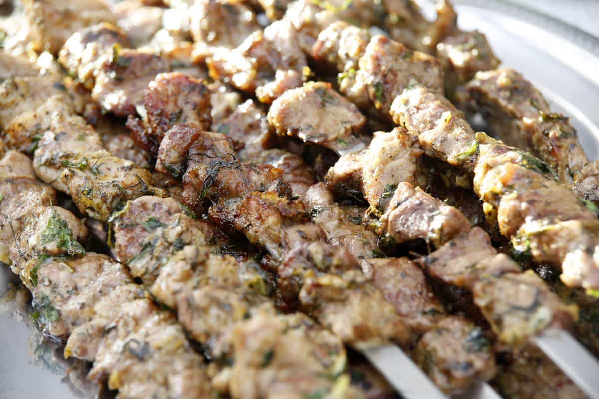 Schweine Schaschlik in Teemarinade mit Mayonnaise