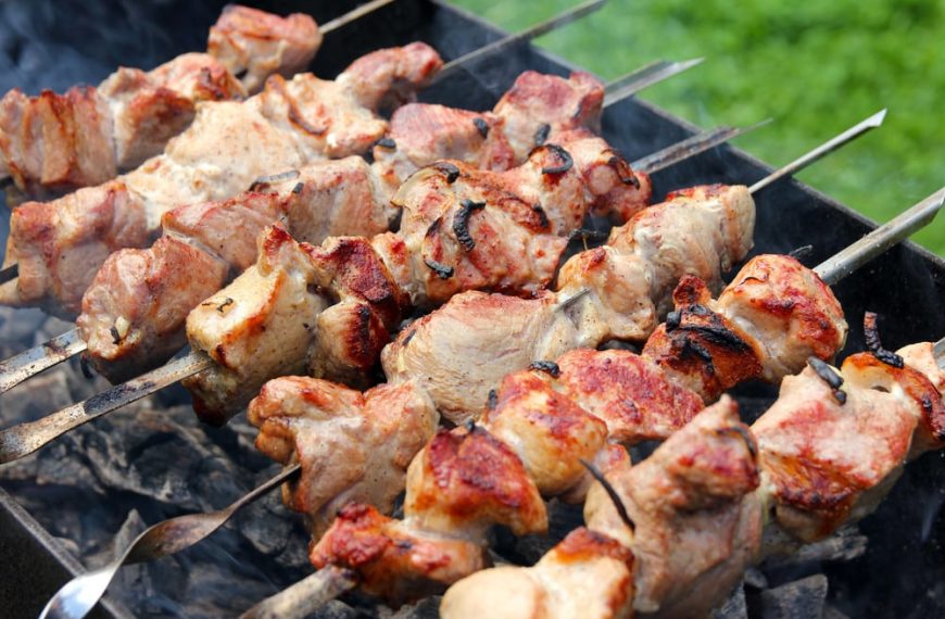 Schweine Schaschlik in Weißwein Marinade
