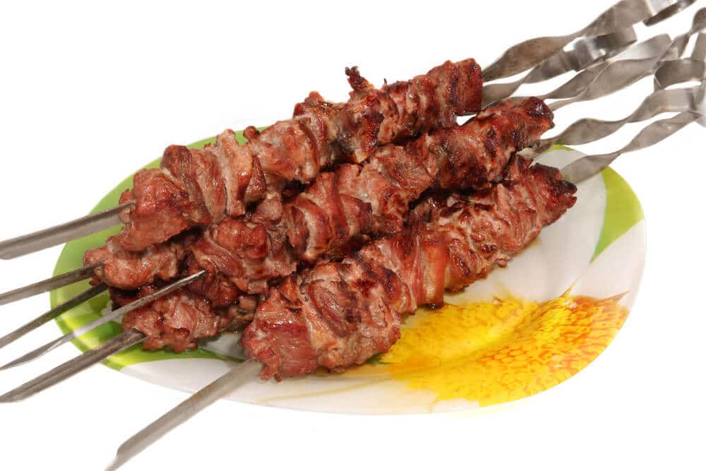 Schweine Schaschlik mit eingelegten Tomaten