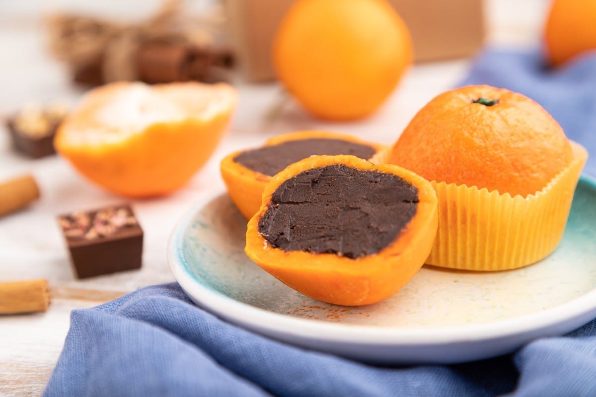 Selbstgemachte Orangen Bonbons aus Ganache für Silvester Buffet