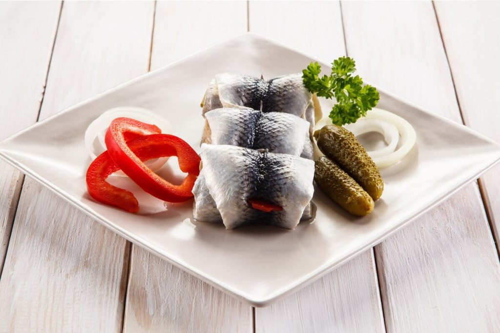 Selbstgemachter Rollmops mit Hering
