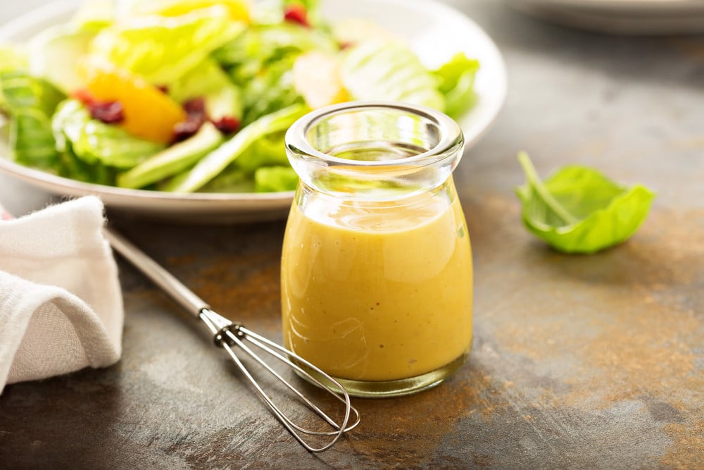 Senfdressing mit Knoblauch für frische Salate