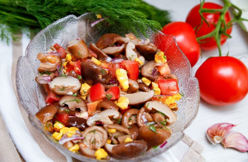 Shiitake Salat mit Tomaten und Mais