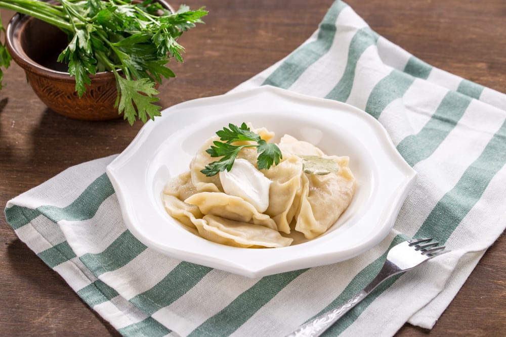 Sibirische Pelmeni mit Hackfleisch und Zwiebeln