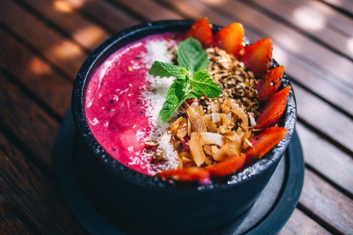 Smoothie Bowl aus Blaubeeren