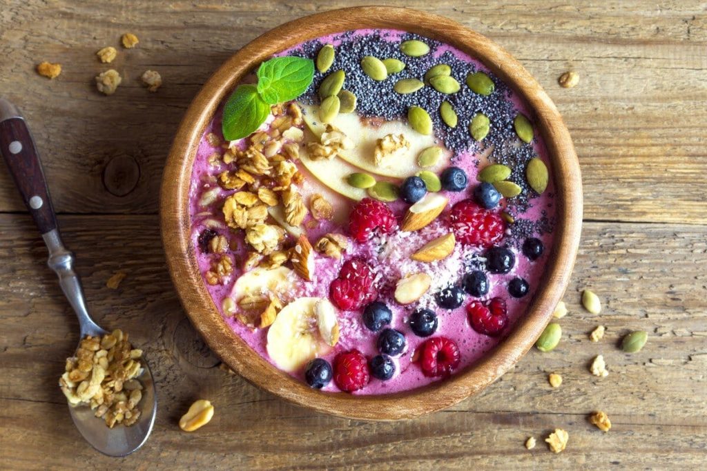 Smoothie Bowl mit Himbeeren