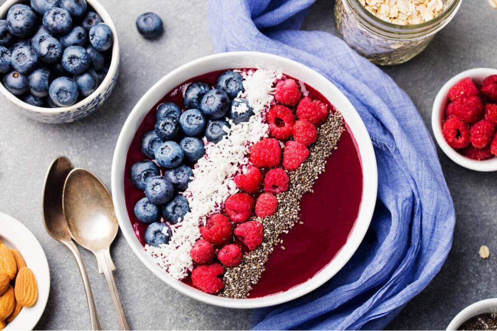 Smoothie Bowl mit Himbeeren