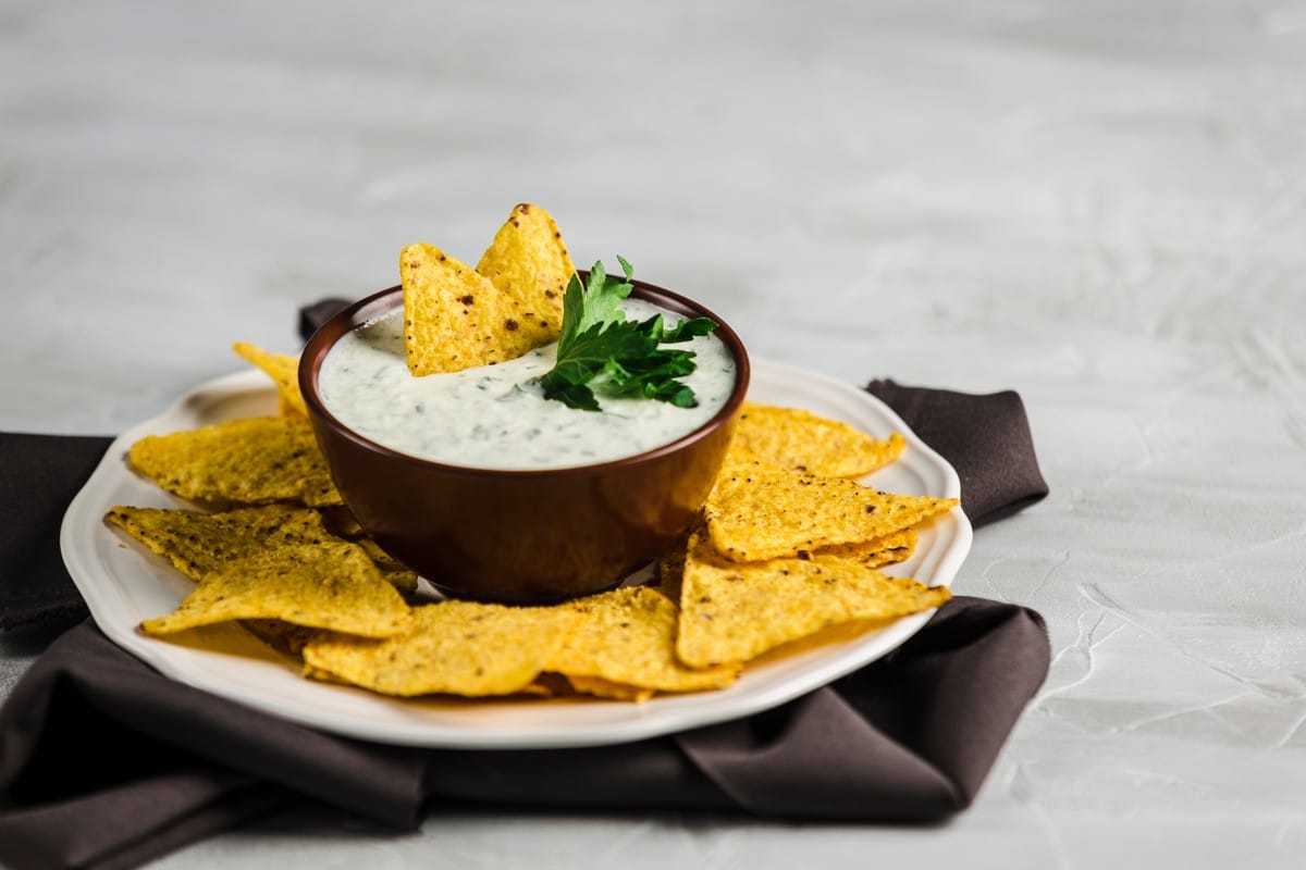 Sour Cream Dip mit Limette