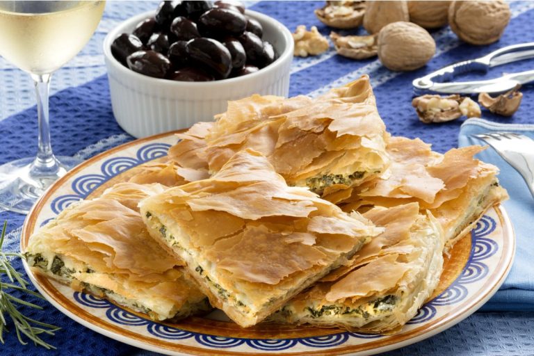 Blätterteig gefüllt mit Spinat und Käse