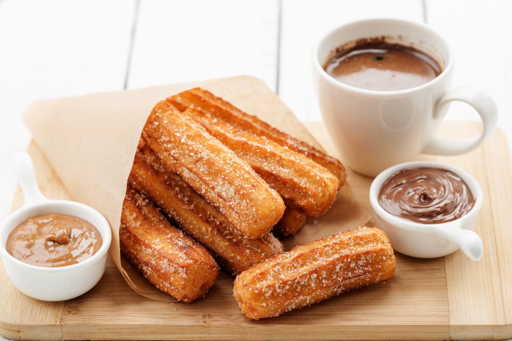 Spanische Churros aus Brandteig mit Nutella