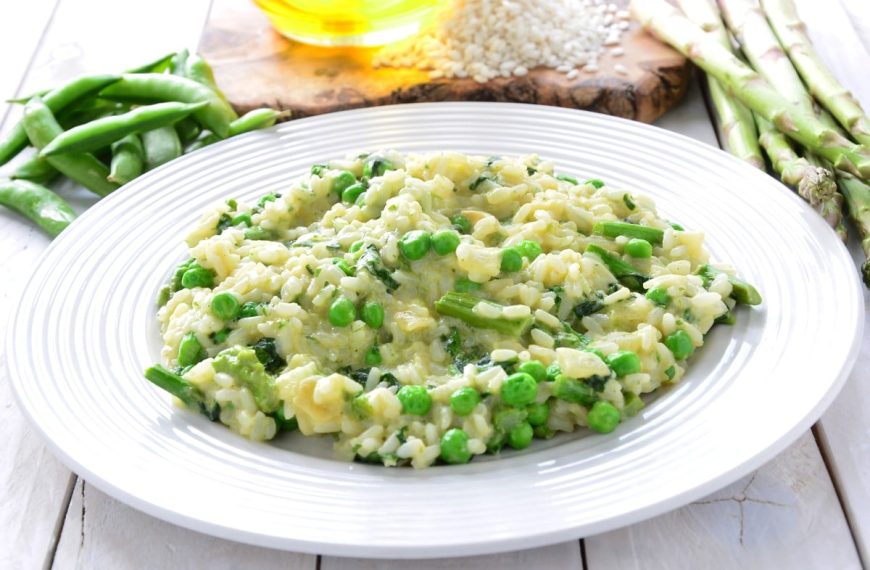 Spargelrisotto mit Erbsen, Arborio Reis und Weißwein