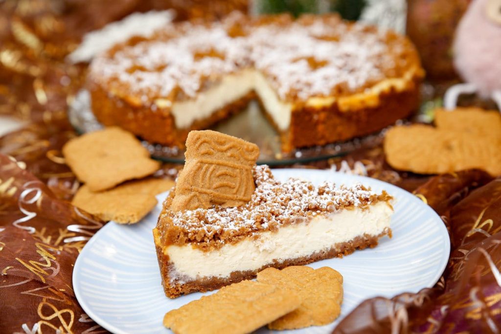 Spekulatius Käsekuchen mit Keksboden, Streuseln und Frischkäse