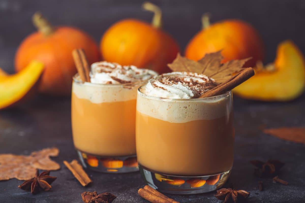 Spice Pumpkin Latte Milchkaffee mit Kürbispüree