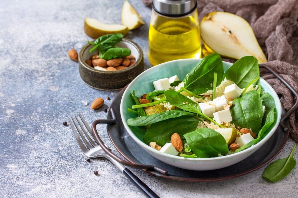 Spinatsalat mit Couscous