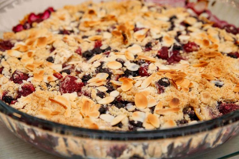 Streuselkuchen mit Blaubeeren und Äpfeln – Blueberry Apple Crumble