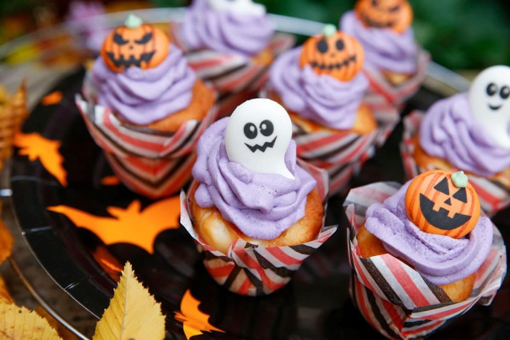 Süße Mini Cupcakes mit Mascarpone Frosting zu Halloween