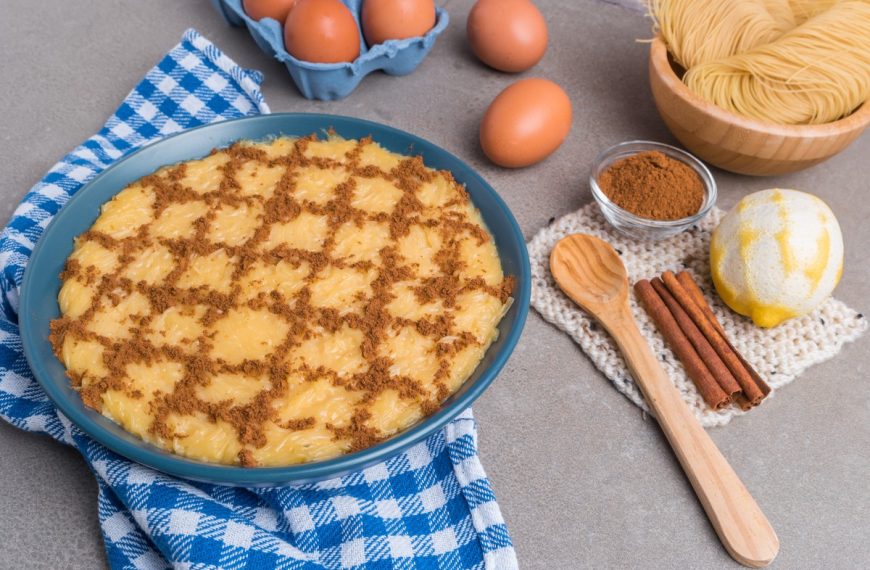 Süßer Auflauf mit Spaghetti, Ricotta, Zitrone und Zimt