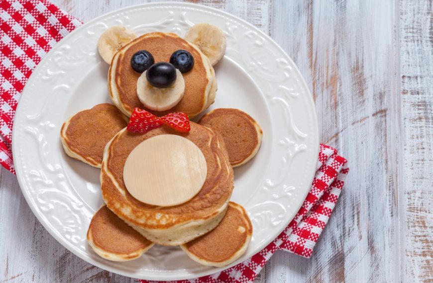 Teddy Bär Pancakes für Kinder zum Frühstück