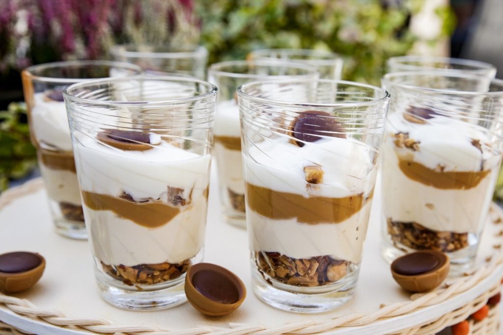 Toffifee Nachspeise mit Karamellsoße und Frischkäse