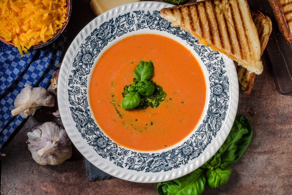 Tomatencremesuppe aus gebackenen Tomaten